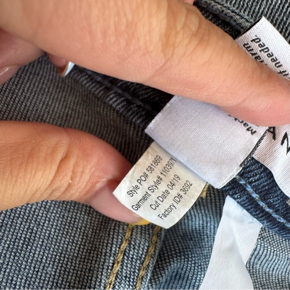 Lane Bryant Signature Fit Mid‎ Rise Skinny Jeans Distressed Sz 22 - Picture 7 of 8